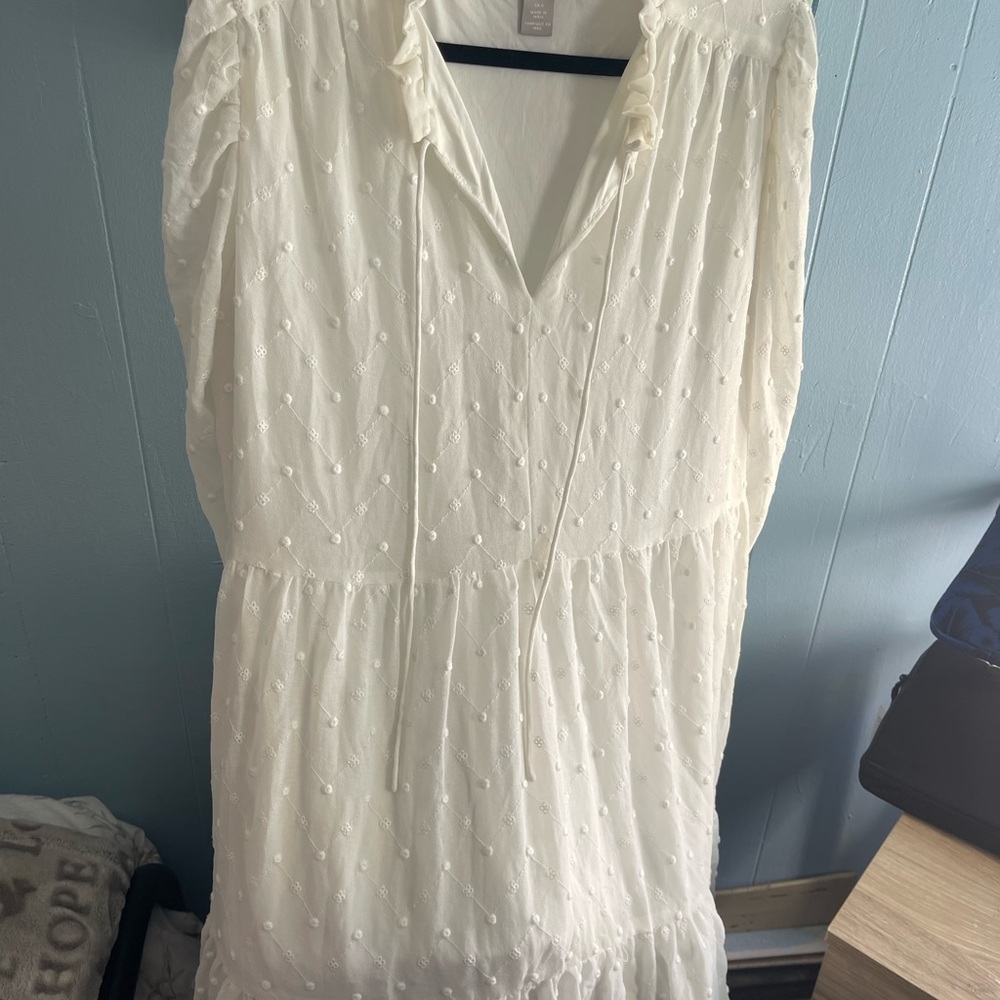 Elegant White Textured Dress
